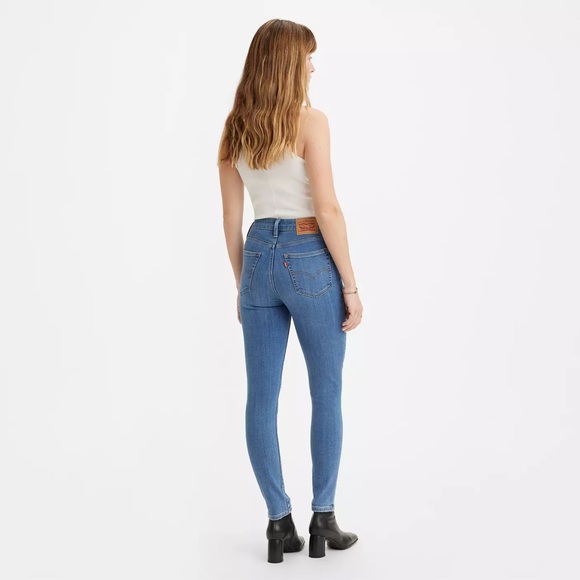 Levi's
721 HIGH RISE SKINNY WOMEN'S JEANS - Picture 3 of 9